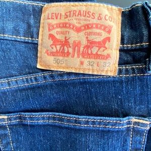 New Levi's 32 x32